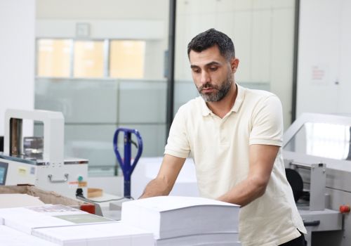 druckmanufaktur-kompetenz-hero-lay